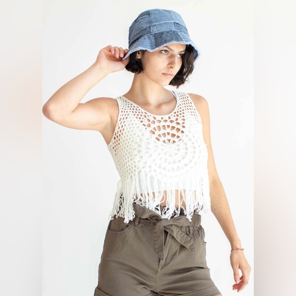 WO WO  White Mandala Crochet Fringe Top SIZE XL
